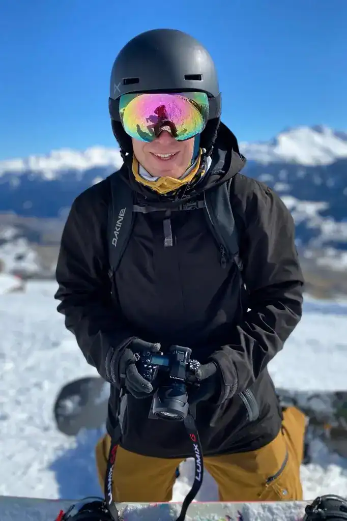 Maarten Eerens in de sneeuw aan het filmen